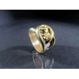 18ct Gold chunky band ring - Approx weight 14.1g