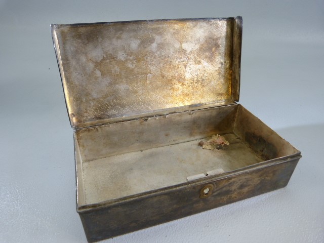 Oriental Pewter box with single marking to front. Lightly decorated with flowers to top. - Image 6 of 7