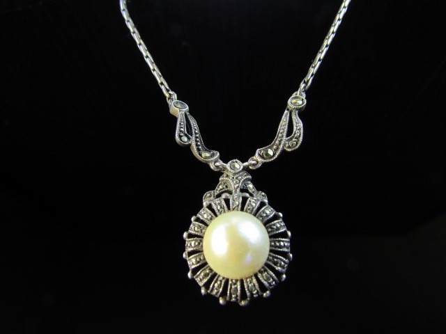 Vintage 1940's Foreign silver (poss french 935)Marcasite and Mabe pearl neck-let. The flower head - Image 2 of 4