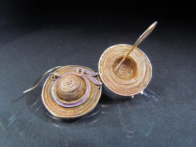 Pair of Wirework earrings in the form of sunhats - Image 3 of 3
