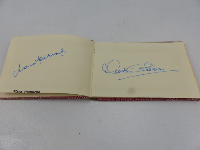 Autograph book containing signed autographs by: Peter Bonetti; Steve Perryman; signed photo James - Image 3 of 10