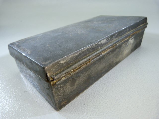Oriental Pewter box with single marking to front. Lightly decorated with flowers to top. - Image 5 of 7