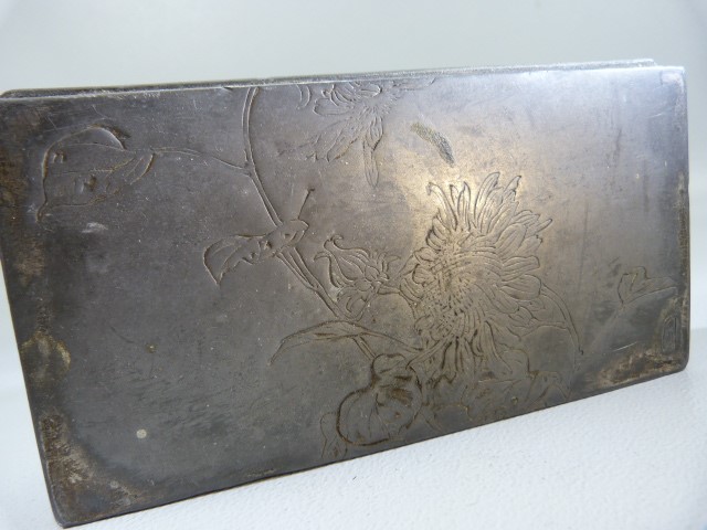 Oriental Pewter box with single marking to front. Lightly decorated with flowers to top. - Image 3 of 7