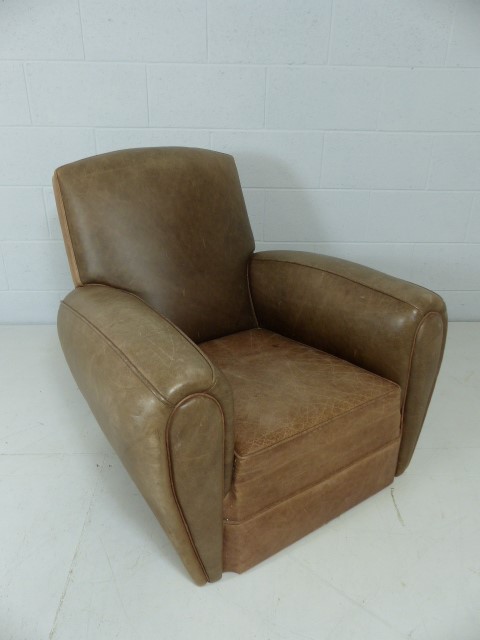 Low tan leather club chair - Image 6 of 8