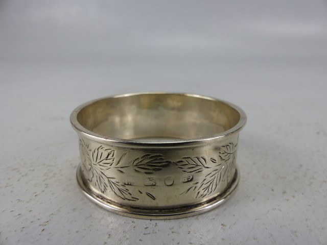 Pair of hallmarked silver matching napkin rings - Image 2 of 2