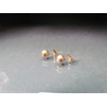 9ct pair of stud earrings