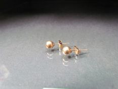9ct pair of stud earrings