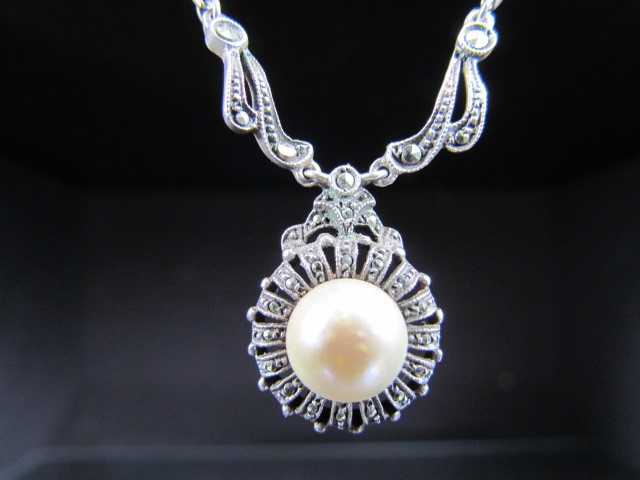 Vintage 1940's Foreign silver (poss french 935)Marcasite and Mabe pearl neck-let. The flower head - Image 3 of 4