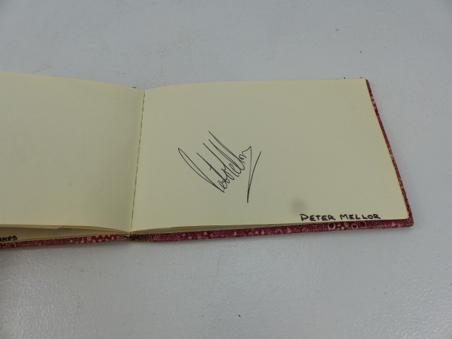 Autograph book containing signed autographs by: Peter Bonetti; Steve Perryman; signed photo James - Image 6 of 10