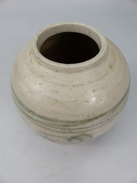 Blue and White oriental ginger vase with good age. Missing Cover and marked to base - Image 3 of 6