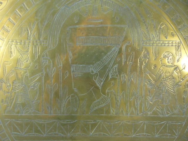 Large brass tray in the Celtic style - Image 2 of 4