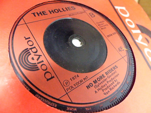 Nice Selection of singles to include T-REX, Paul McCartney and many others - Image 6 of 10
