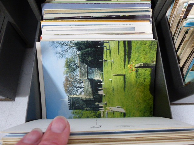 Large selection of postcards ranging from modern to vintage and some antique and one other card - Image 6 of 6