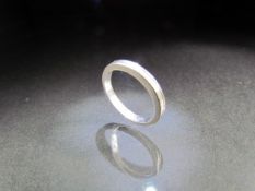 Platinum Wedding band - approx weight 2.3g