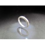 Platinum Wedding band - approx weight 2.3g