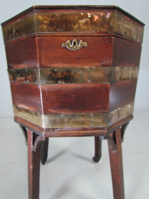 Georgian brass banded wine cooler of octagonal form. Raised on four tapering legs. Lead liner - Image 2 of 3