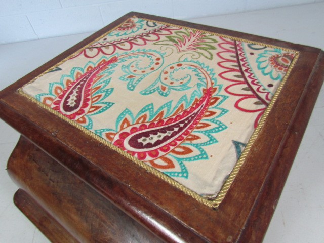 Small upholstered top antique sewing box - Image 3 of 7