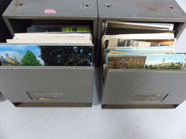 Large selection of postcards ranging from modern to vintage and some antique and one other card - Image 2 of 6