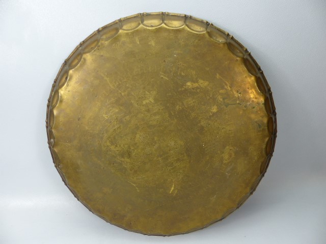 Large brass tray in the Celtic style - Image 4 of 4