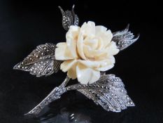 Ivory and 925 silver brooch, the flower carved ivory on silver floral spray