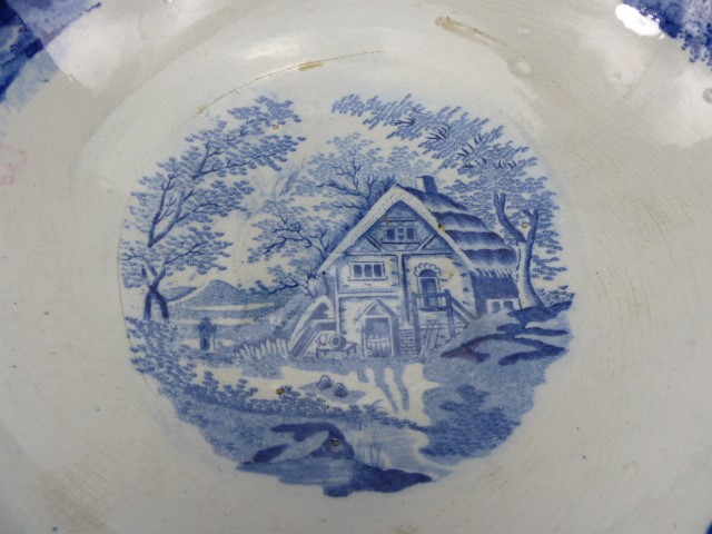 Staffordshire pearlware blue and white bowl decorated with scenes of cottages - Image 3 of 7