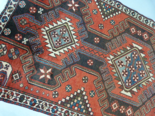 Red ground Iranian runner with medallion design - Image 2 of 3