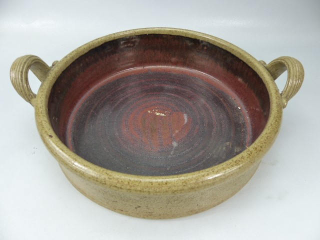 Three pieces of Studio pottery to include a lidded pot, twin handled bowl and one other - Image 6 of 9