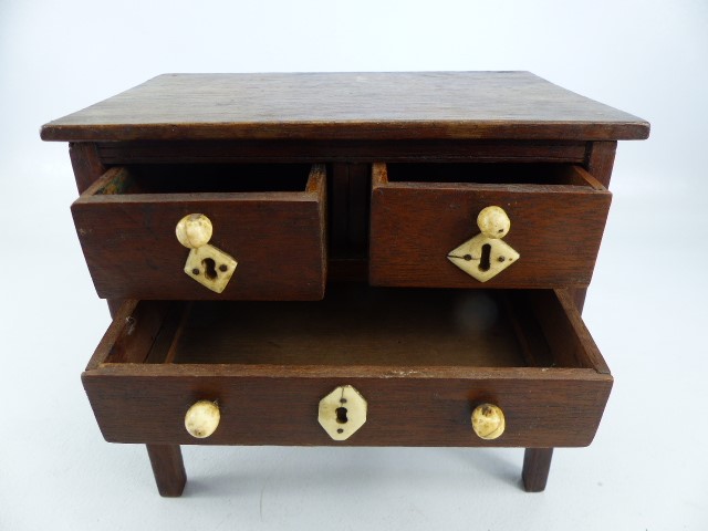 Oak Apprentice piece cabinet with bone escutcheon and ball handles. - Image 5 of 5
