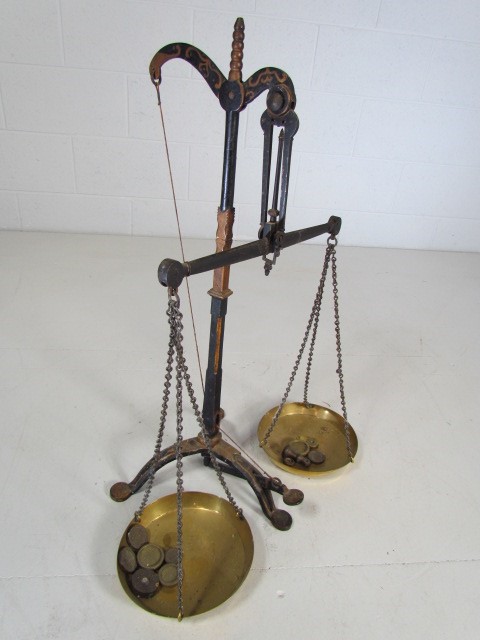 Antique wrought iron and brass weighing scales - Image 4 of 5