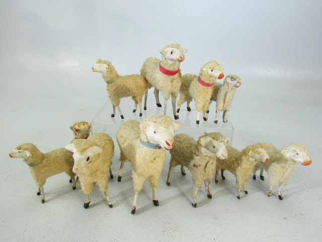 Antique Erzgebirge Toy sheep with wooden legs and woollen bodies - Image 2 of 4