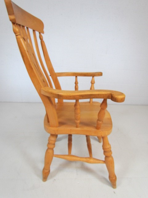 Wooden windsor back armchair - Image 3 of 3