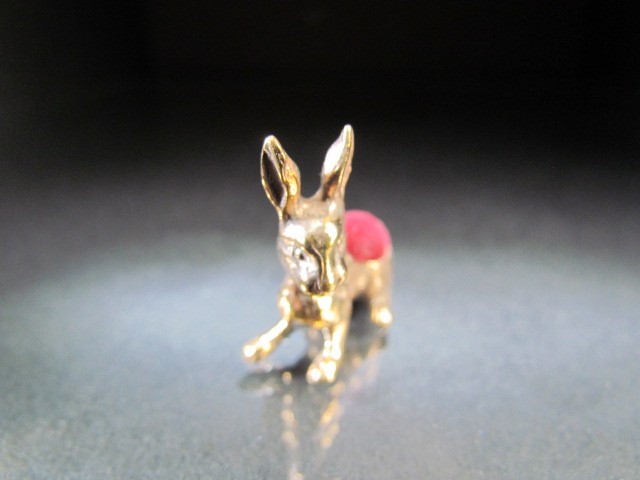 Pin cushion in the form of a rabbit marked 925. - Image 4 of 4