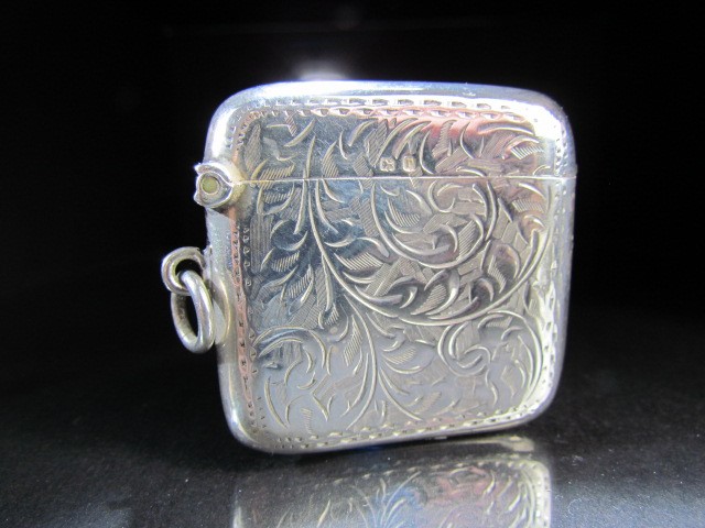 Birmingham hallmarked silver Vesta case. Marked WD to front. Approx weight - 28.5g - Image 2 of 5