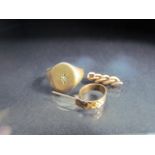 9ct hallmarked signet ring and scrap 9ct gold (total weight approx 7.3g)