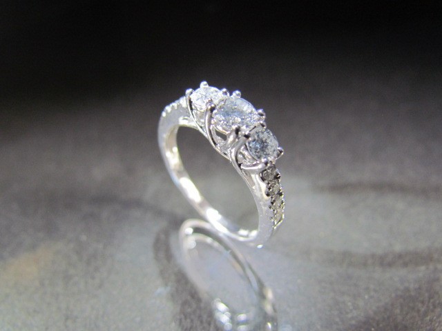 14ct White Gold Diamond ring. Three graduated central stones flanked by Diamond shoulders. Approx - Image 3 of 4