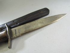 Militaria, A rare WWI Italian Arditi combat Knife with wooden handle and the blade stamped G FUGINI,