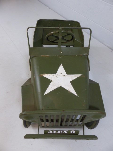 An old Tri-ang tin plate pedal car, in the form of an American Willys jeep. 1950's. - Image 5 of 6