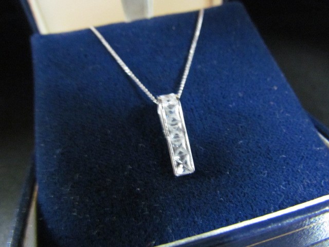 CZ set 9ct white gold pendant and chain in box - Image 3 of 3