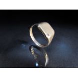 Gents 9ct Gold signet ring (total weight 4.5g)