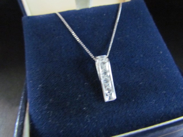 CZ set 9ct white gold pendant and chain in box - Image 2 of 3