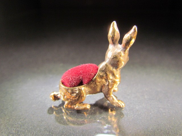 Pin cushion in the form of a rabbit marked 925. - Image 3 of 4