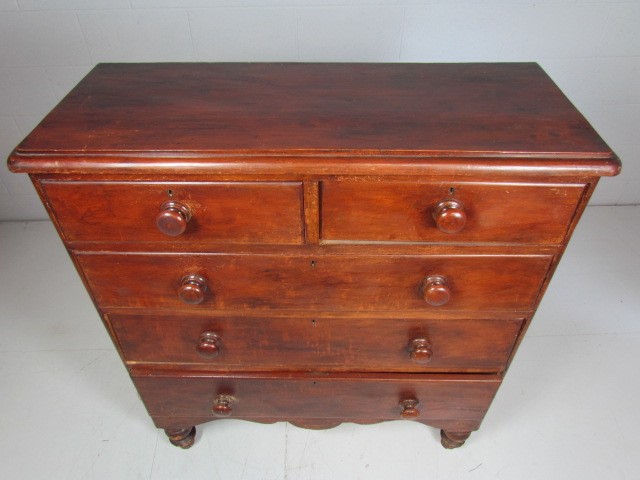 Antique mahogany chest of four drawers - Image 2 of 4