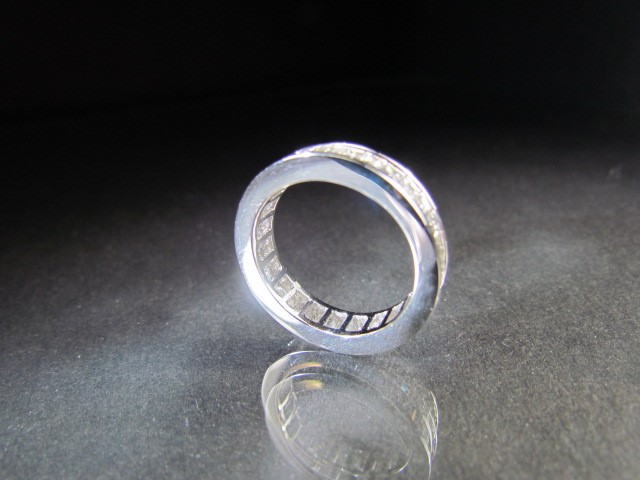 18ct White Gold full Eternity ring of approx 2cts. Approx weight - 5.3g UK - O - Image 4 of 5