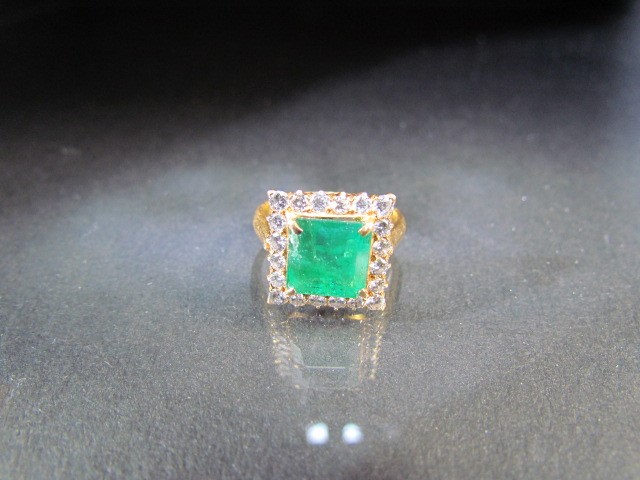 18ct yellow gold Emerald and Diamond Ring. Approx size M - Image 6 of 6