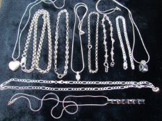 Selection of 925 silver items to include necklaces etc