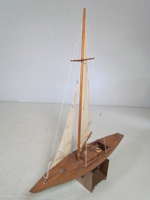 Handmade wooden racing boat with sails on stand - Image 3 of 3