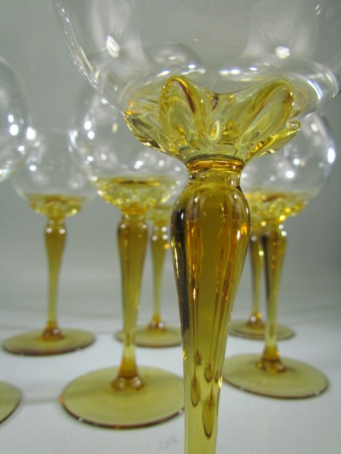 Amber set of eight coloured hock glasses - Image 4 of 4