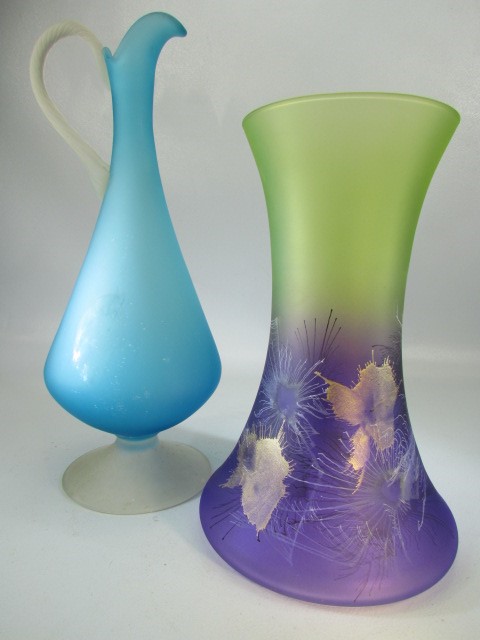 Large modern coloured glass ewer and a coloured glass vase - Image 3 of 3