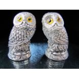 Silver pair of (800) stamped condiments in the form of owls
