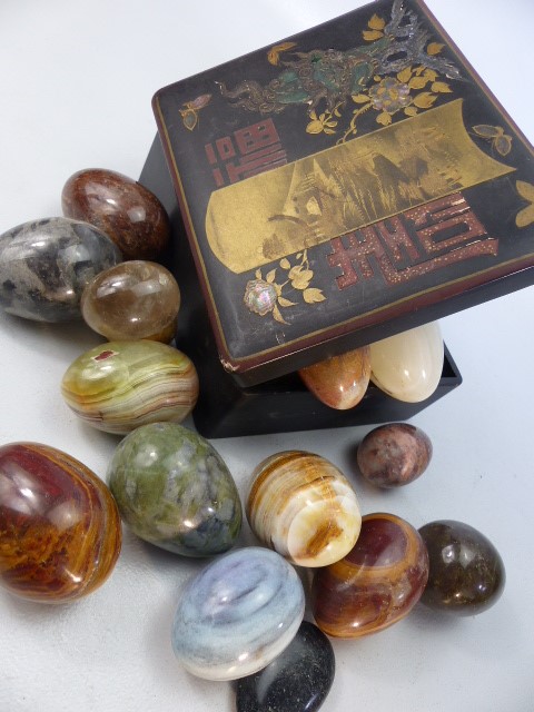 Large selection of semi precious stone eggs - Image 5 of 5